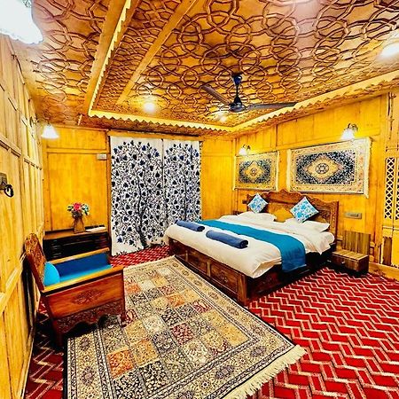 New Zealand Group Of Houseboats 호텔 Srīnagar 외부 사진