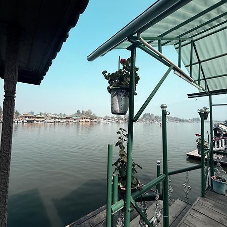 New Zealand Group Of Houseboats 호텔 Srīnagar 외부 사진