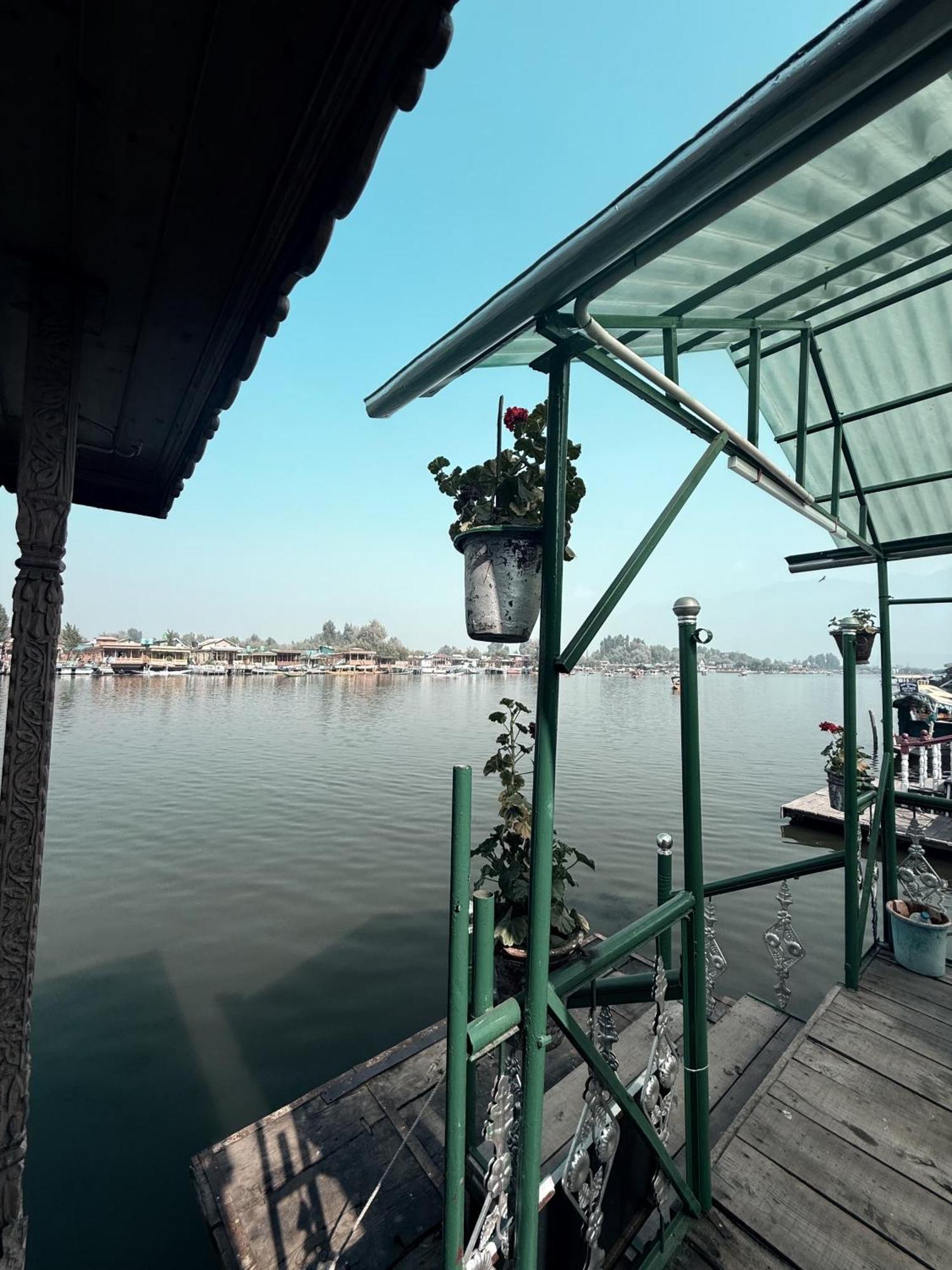New Zealand Group Of Houseboats 호텔 Srīnagar 외부 사진