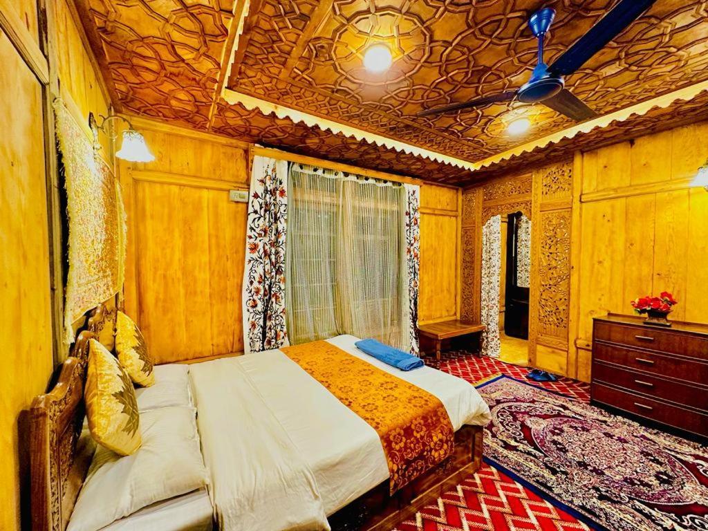 New Zealand Group Of Houseboats 호텔 Srīnagar 외부 사진