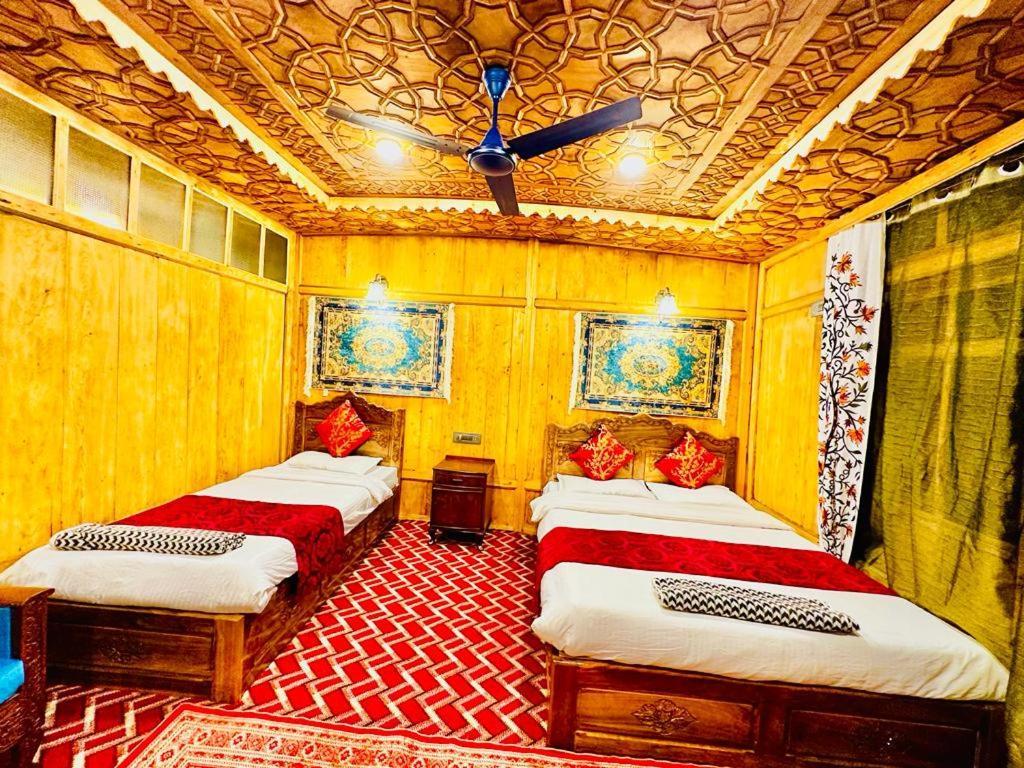 New Zealand Group Of Houseboats 호텔 Srīnagar 외부 사진